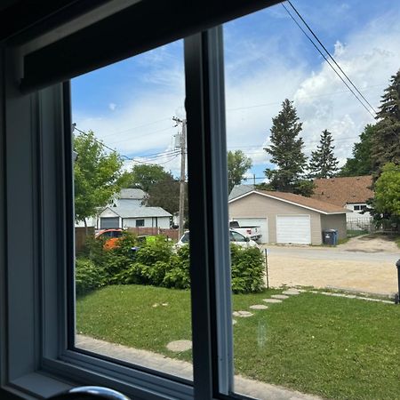 위니펙 Walking Distance To St Boniface, Easy Parking 빌라 외부 사진