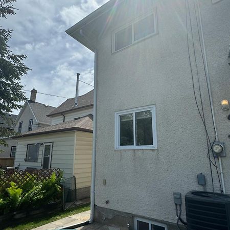 위니펙 Walking Distance To St Boniface, Easy Parking 빌라 외부 사진