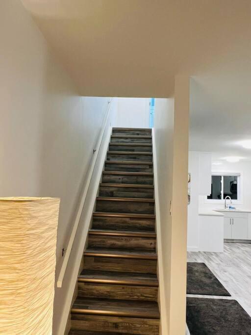 위니펙 Walking Distance To St Boniface, Easy Parking 빌라 외부 사진